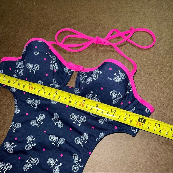 Abercrombie cutout one piece bathing suit - Picture 3 of 8